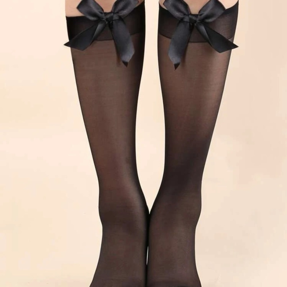 Bow decor over the calf socks